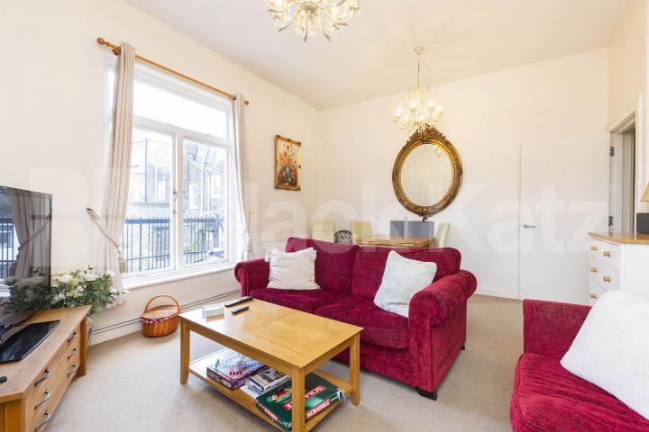Super spacious two bed two bath apartment by Camden High St & Tube  Pratt Street, Camden
